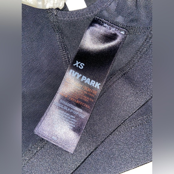 IVY PARK Black and White Sports Bra - Picture 7 of 7